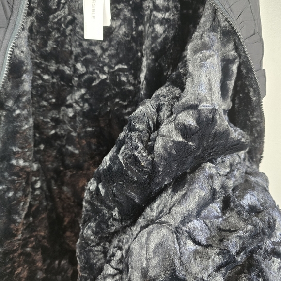 CJ BANKS Reversible Ruffle Zip Vest Faux Fur Black Women Sz 3X Neutral Layering - Picture 5 of 13